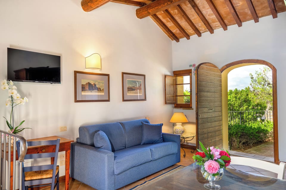 Apartment, 2 Bedrooms (5 pax) | In-room dining