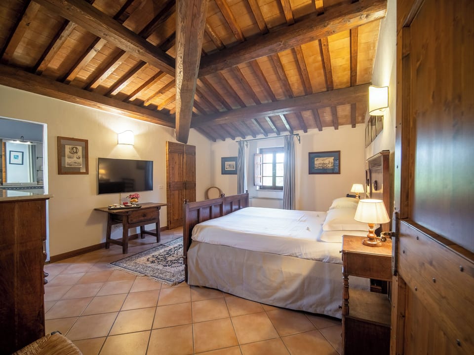 Double or Twin Room | Minibar, desk, blackout drapes, iron/ironing board