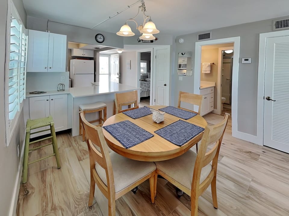 Dining Room - Seating For Four