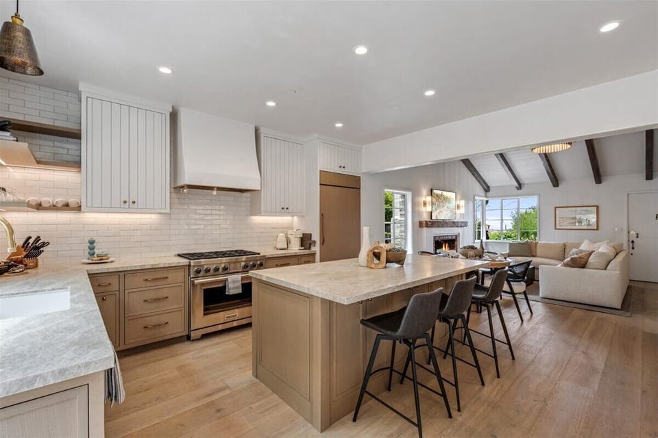 Stunning Gourmet Kitchen