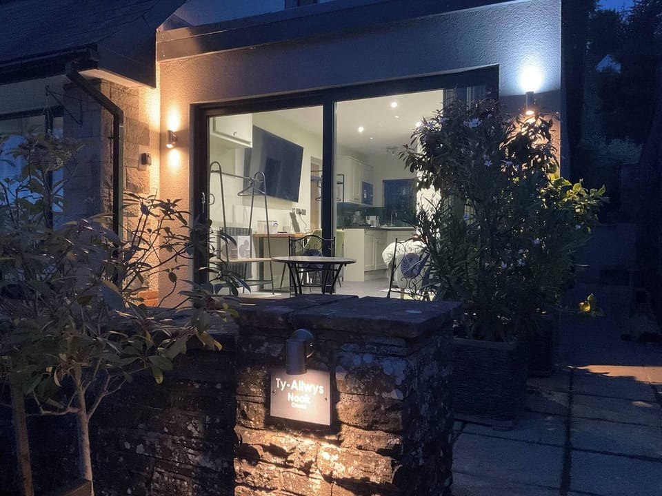Studio, 1 Bedroom | Outdoor dining