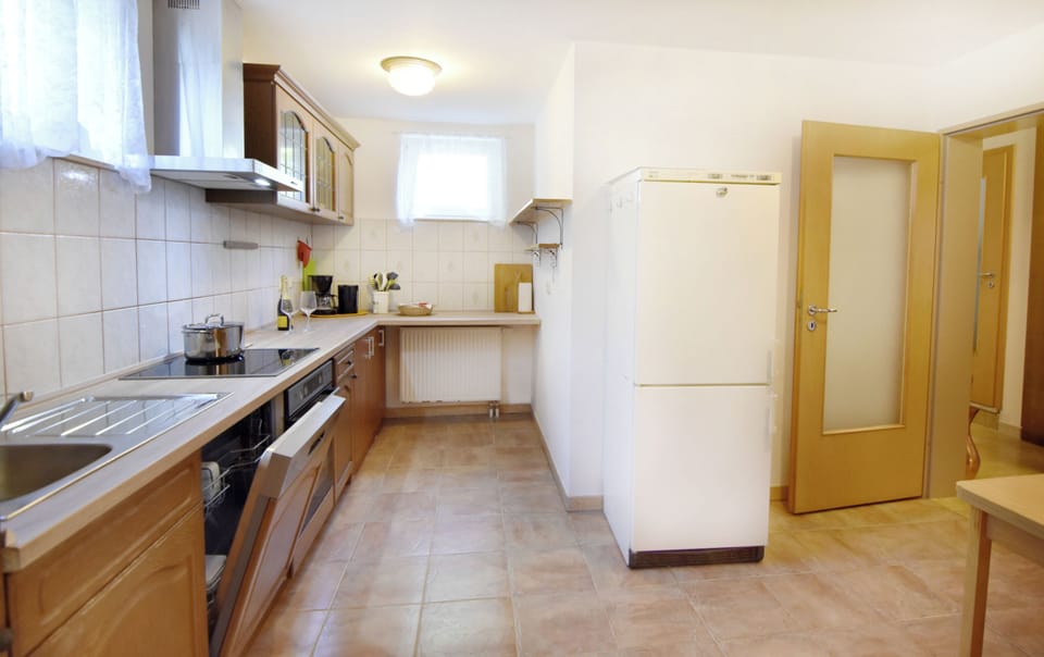 Apartment, 1 Bedroom, Garden View | Interior