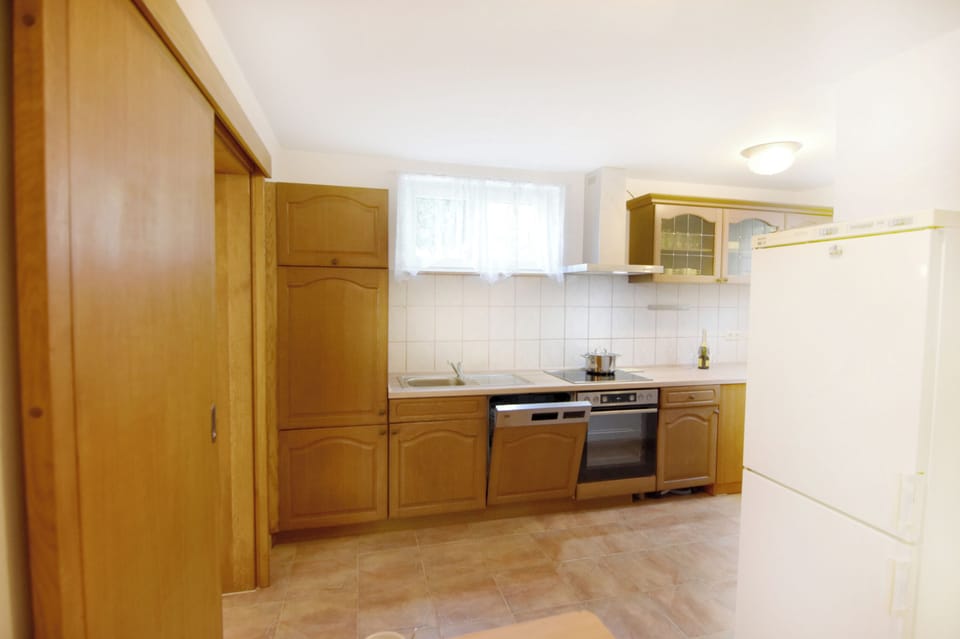Apartment, 1 Bedroom, Garden View | Interior