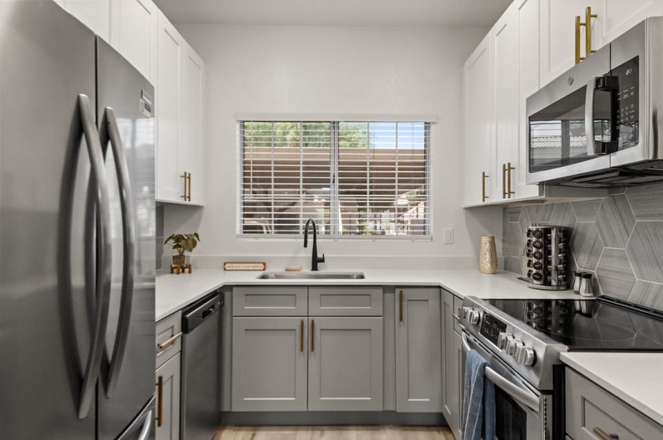 Bright, spacious kitchen with full-size appliances and plenty of prep space.