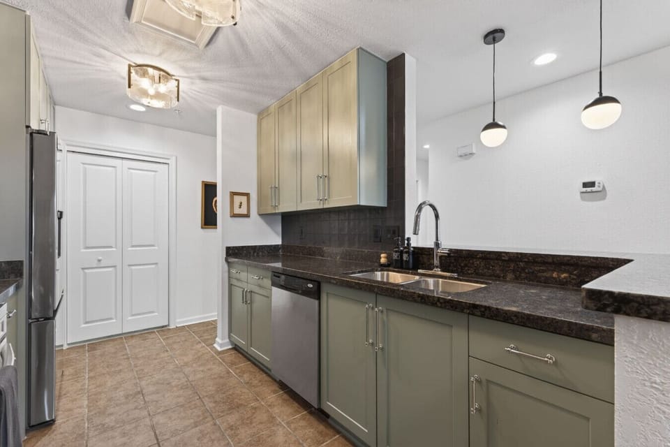 Whether you`re brewing morning coffee or preparing a seafood feast, this kitchen is ready for it all.