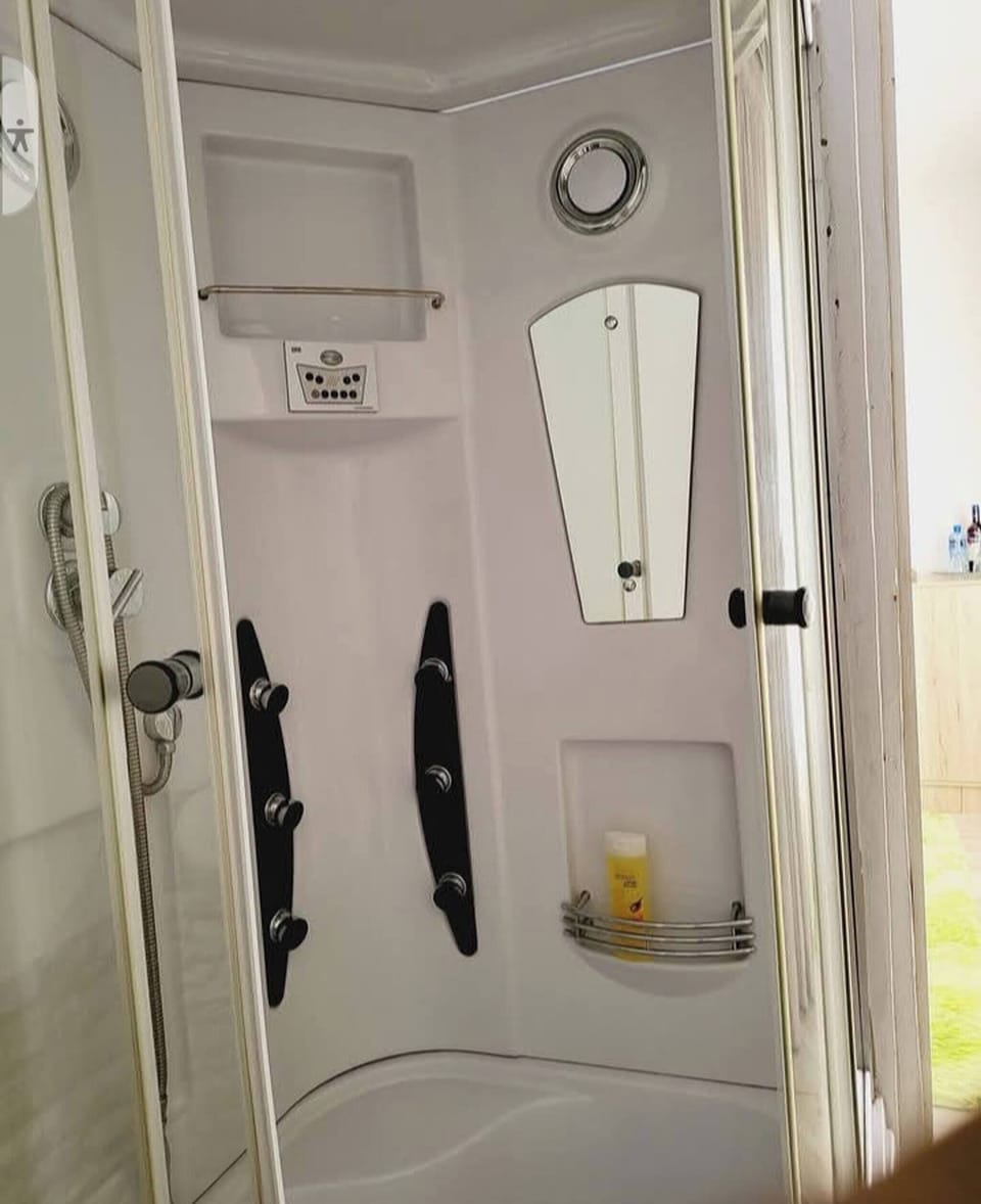 Shared Dormitory, 3 Bedrooms, Accessible | Bathroom