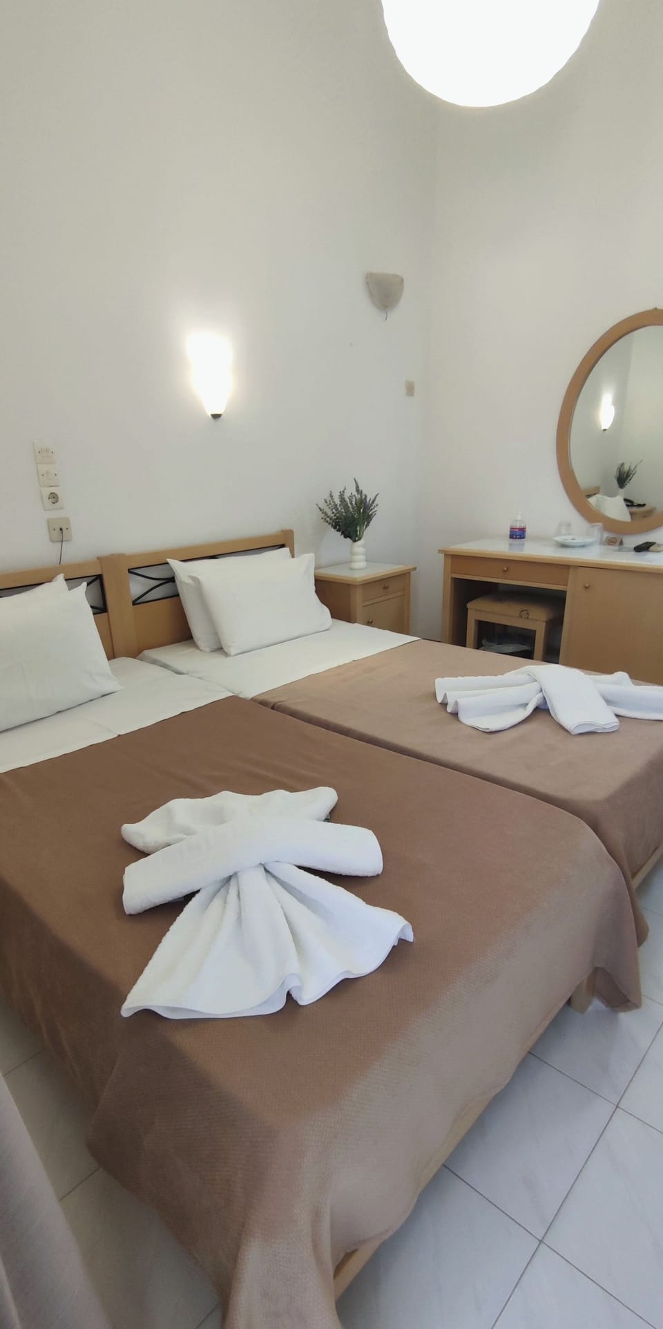 Classic Twin Room, Balcony, Courtyard View | Free minibar, desk, laptop workspace, free rollaway beds