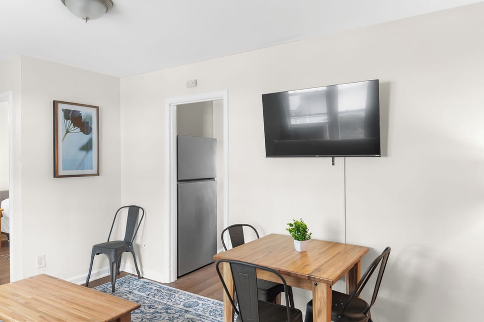 An easy, comfortable setup for meals or takeout, with everything right within reach.