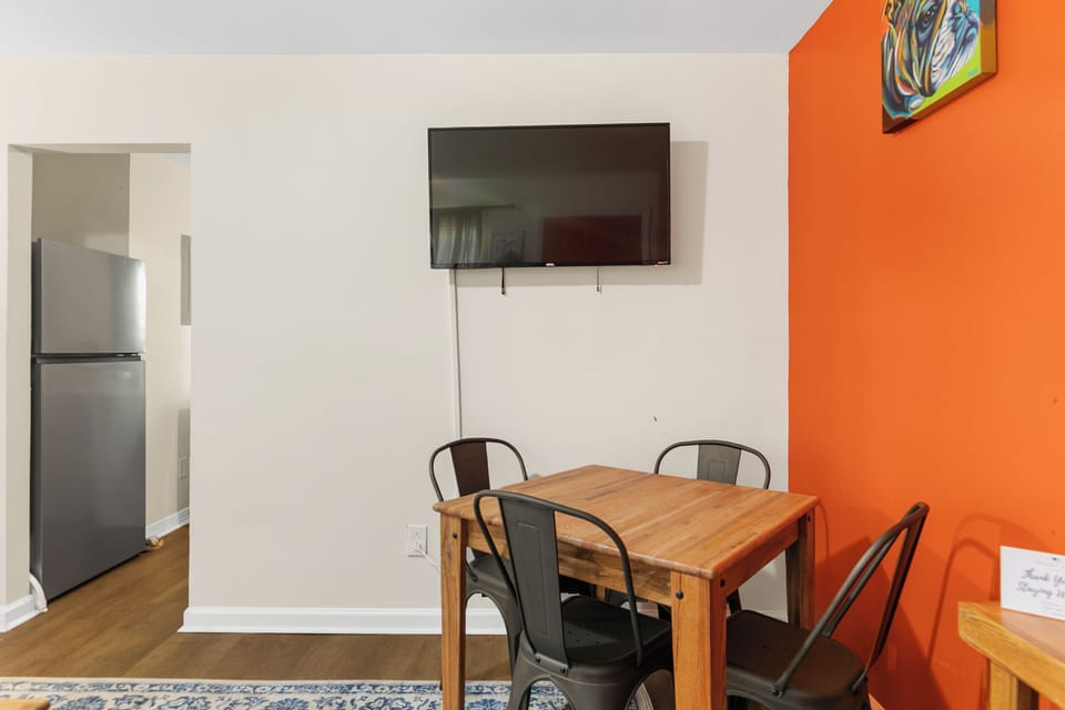An easy, comfortable setup for meals or takeout, with everything right within reach.