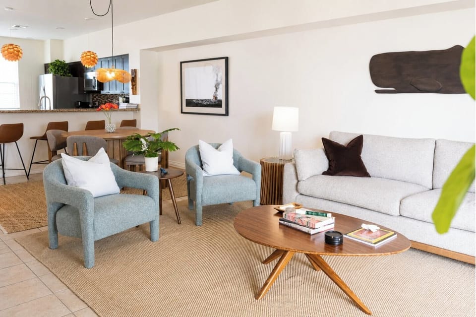 The comfortable living area features a clean clutter free space, perfect for true relaxation FVW-L21