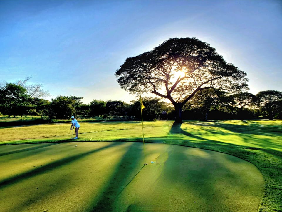 Golf course 10 min away