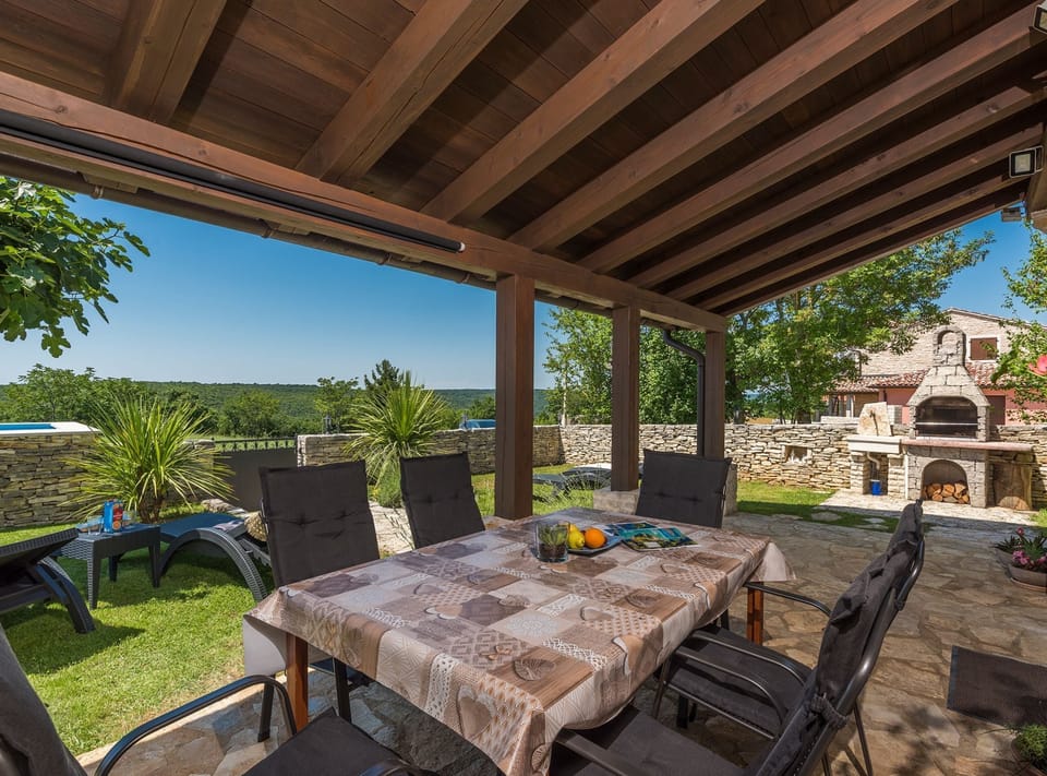 House (Two Bedroom Holiday Home with Pool) | BBQ/picnic area