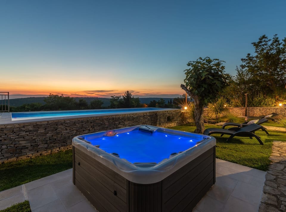House (Two Bedroom Holiday Home with Pool) | Property amenity