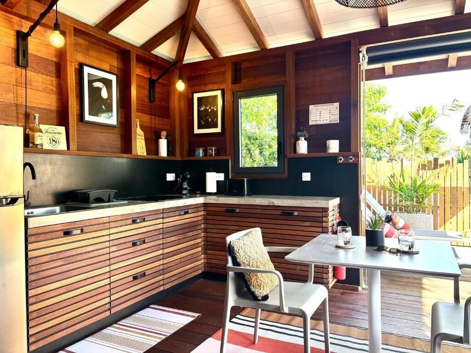 Bungalow, Private Pool, Pool View | Private kitchen