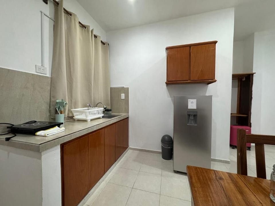 Standard Studio | Private kitchen | Mini-fridge, cookware/dishes/utensils