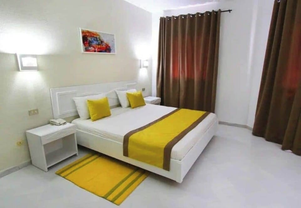 Basic Double Room | In-room safe, free WiFi, bed sheets