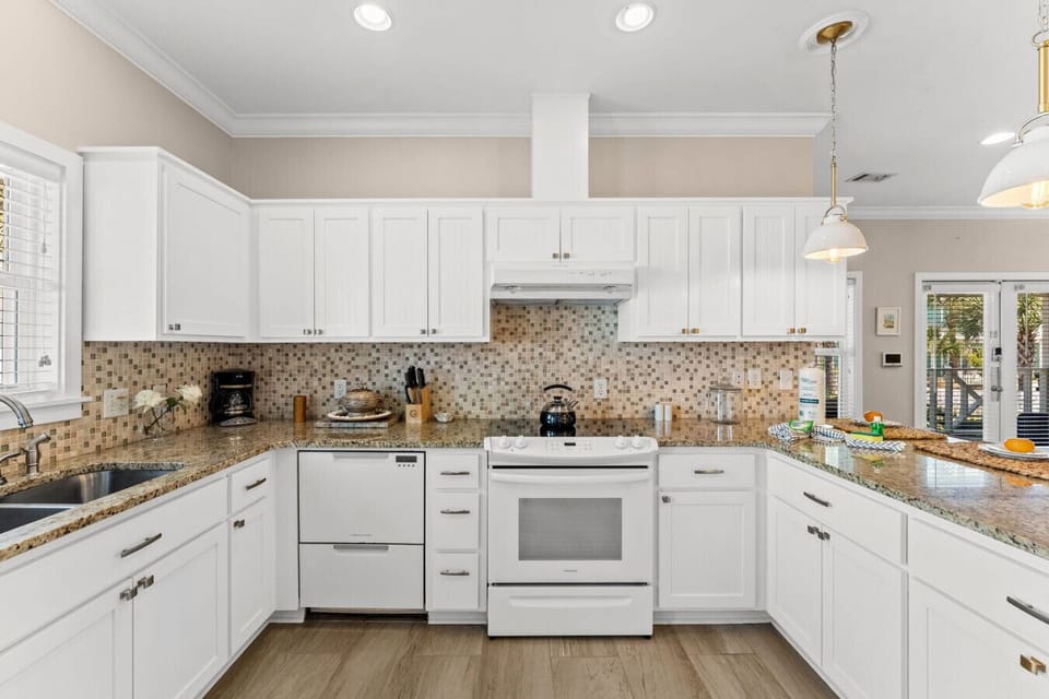Golden Sun- Kitchen