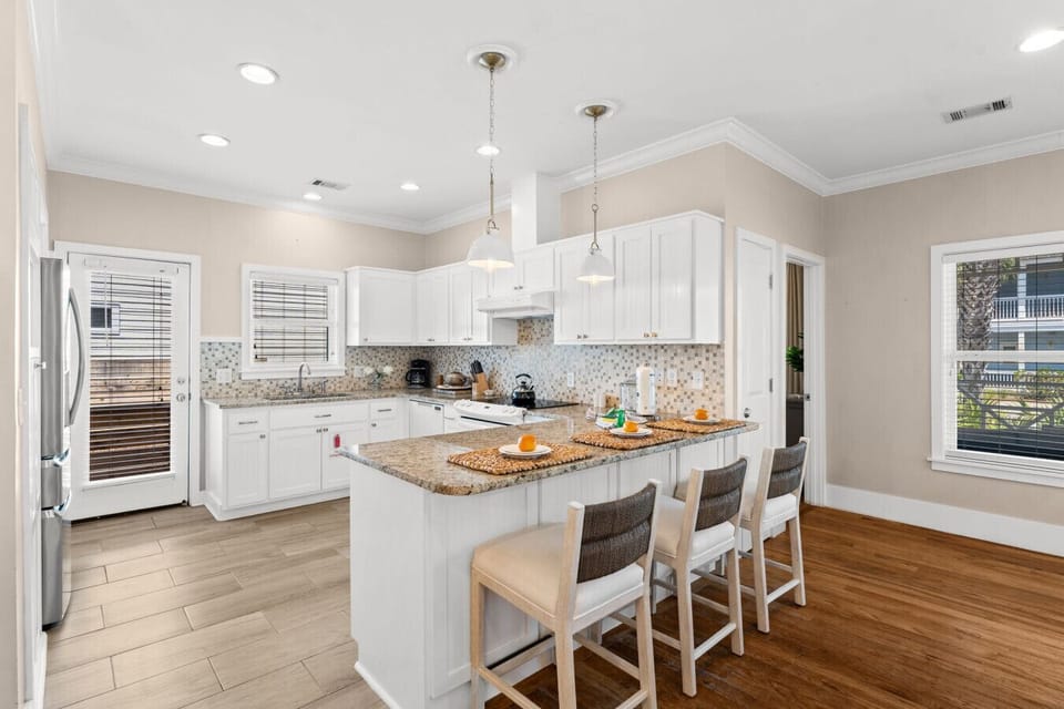 Golden Sun- Kitchen