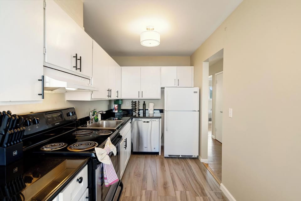 Family Apartment, 2 Bedrooms, Balcony, Ocean View | Private kitchen | Coffee/tea maker