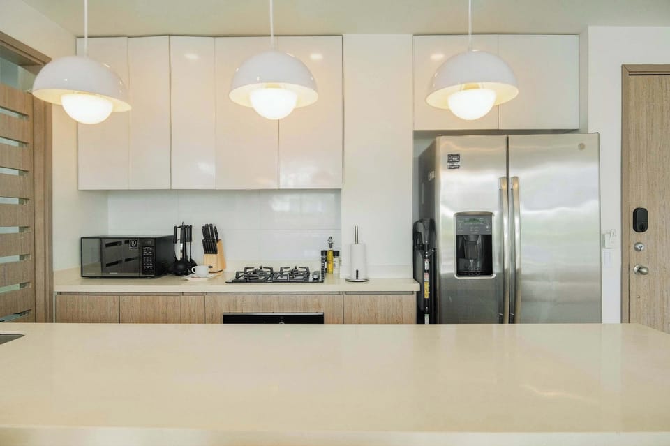 Clean and well-equipped kitchen