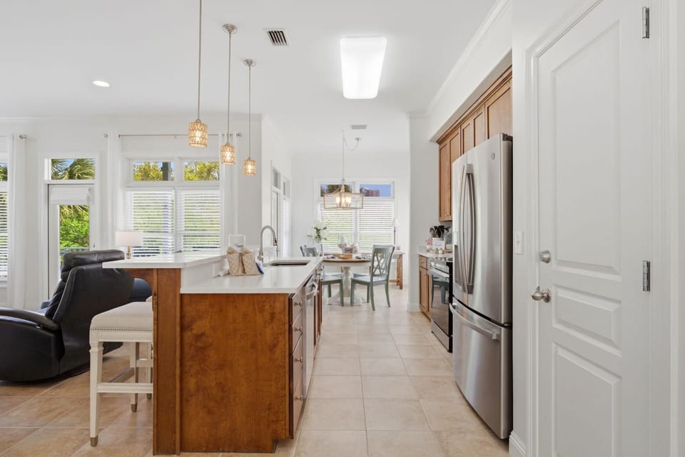 House, Multiple Beds (Beach Life on Island Time) | Private kitchen