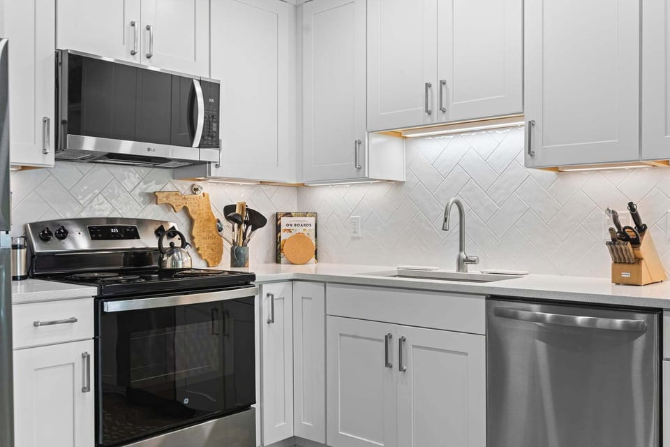 Sleek & modern kitchen