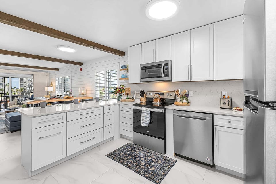 Fully Equipped Kitchen With Keurig And Regular Coffee Maker