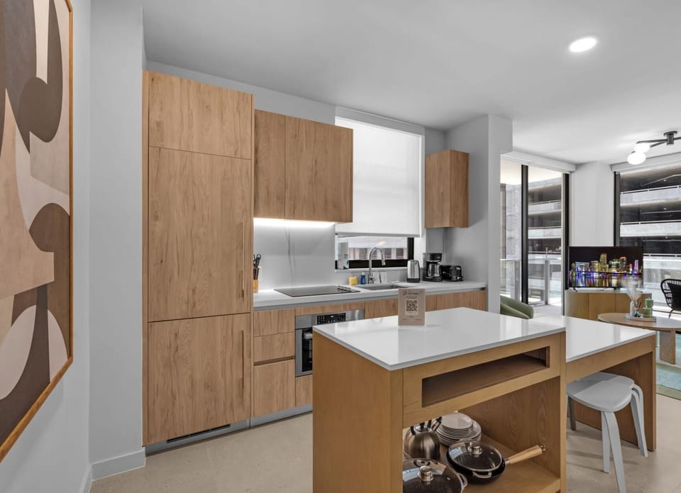 Modern 2BR Downtown  Rooftop + Premium Amenities (9954)