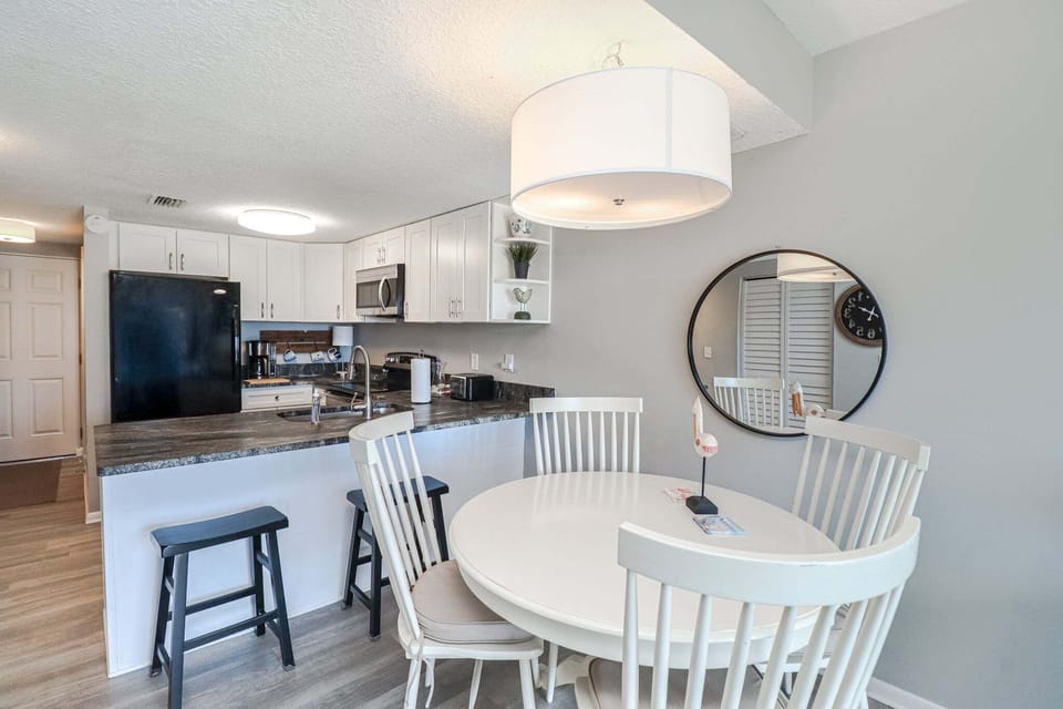 St. Augustine Beach Rentals Dining Room