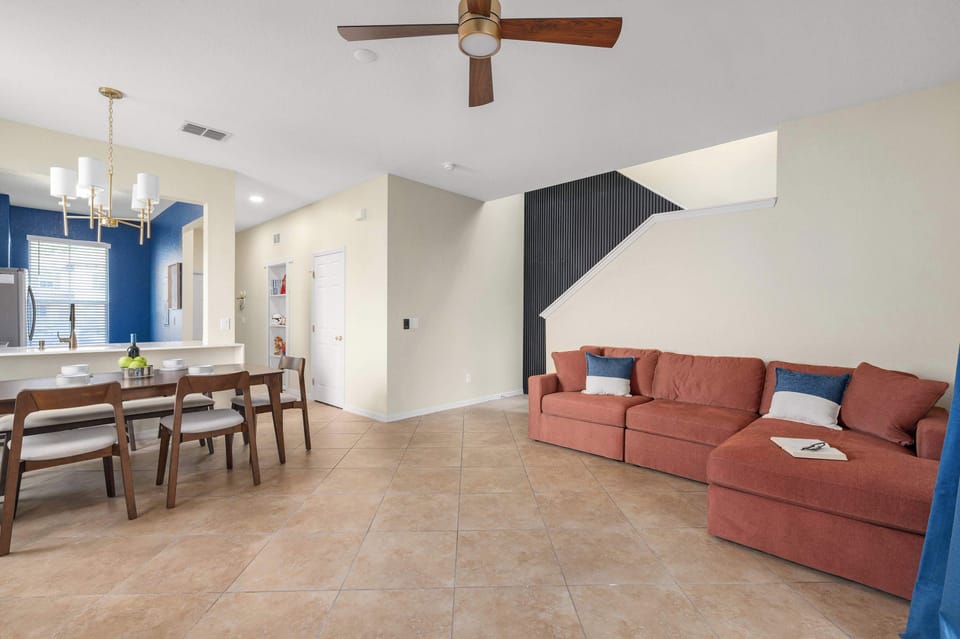Open-concept living & dining space ideal for gathering together