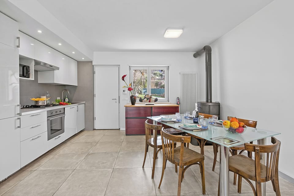 Kitchen and dining area