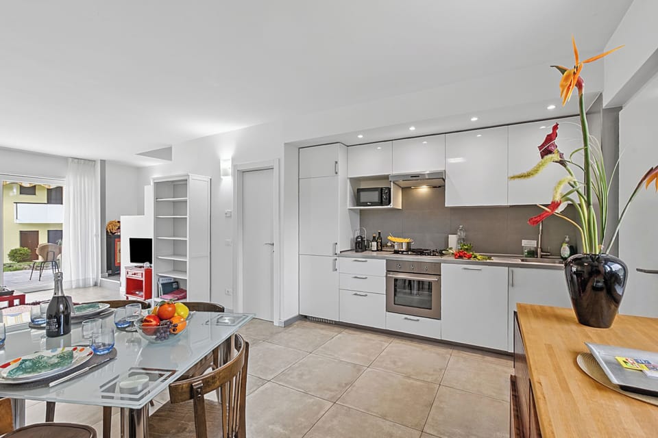 Kitchen and dining area