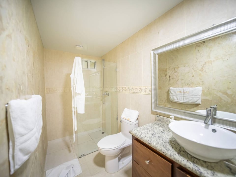 Room, 1 Bedroom, Smoking | Bathroom