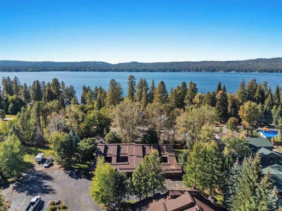 Walk to Payette Lake