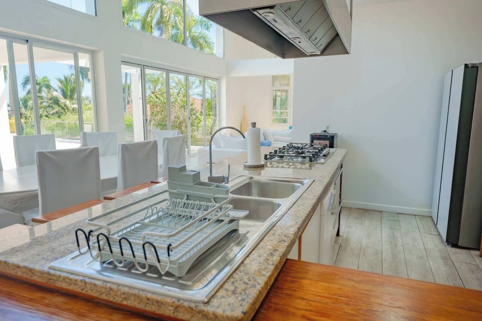 Villa, 5 Bedrooms, Accessible, Private Pool | Interior