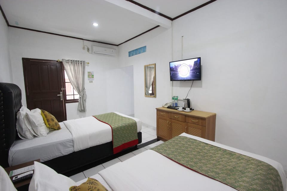 Deluxe Twin Room | Desk, laptop workspace, WiFi (free)