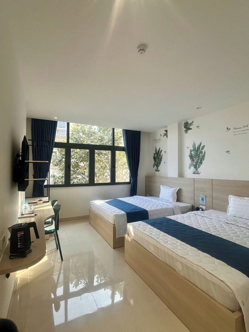Deluxe Twin Room | Desk, free WiFi
