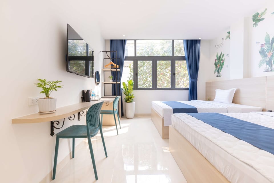 Deluxe Twin Room | Desk, free WiFi