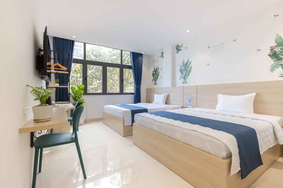 Deluxe Twin Room | Desk, free WiFi