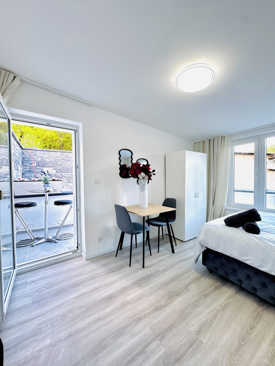 Basic Apartment | Iron/ironing board