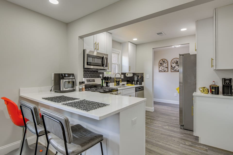 Kitchen | Dishwasher | Blender | 1st Floor