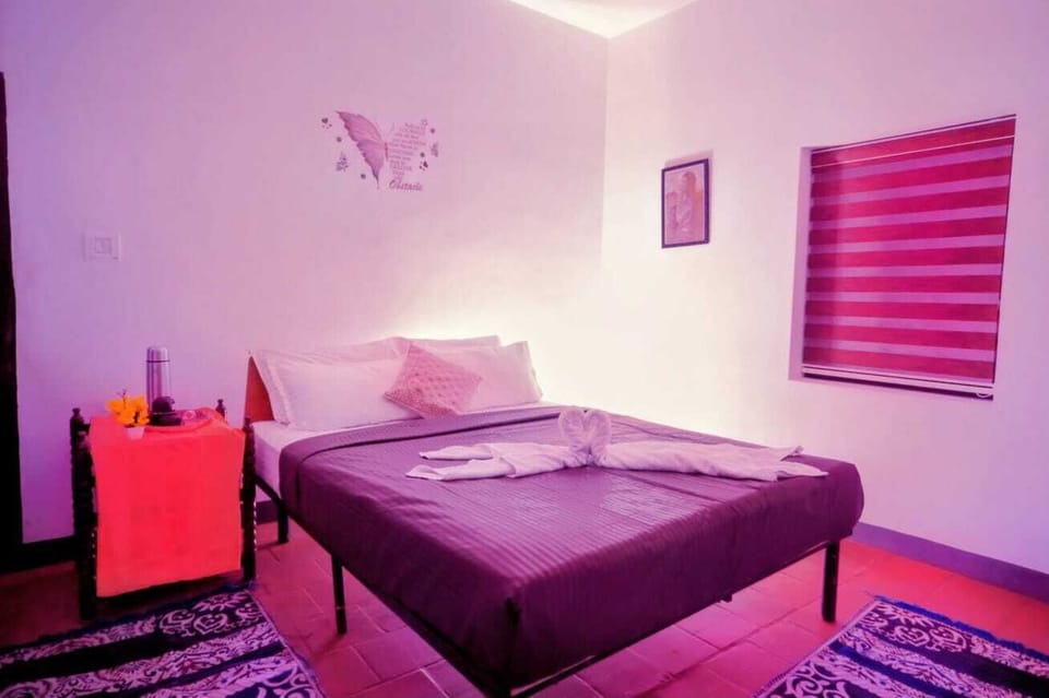 Basic Apartment | Premium bedding, WiFi (free), bed sheets
