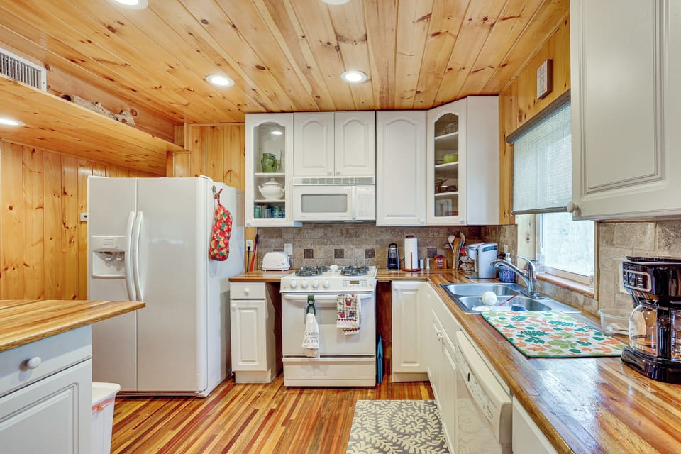 Kitchen | Dishwasher | Keurig Coffee Maker