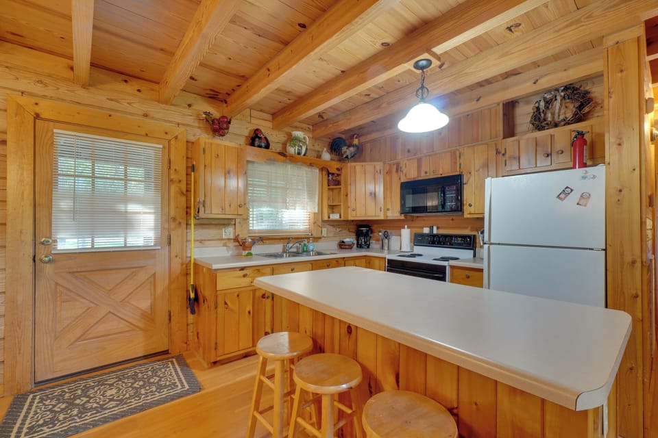 Kitchen | Dishwasher | Main Level