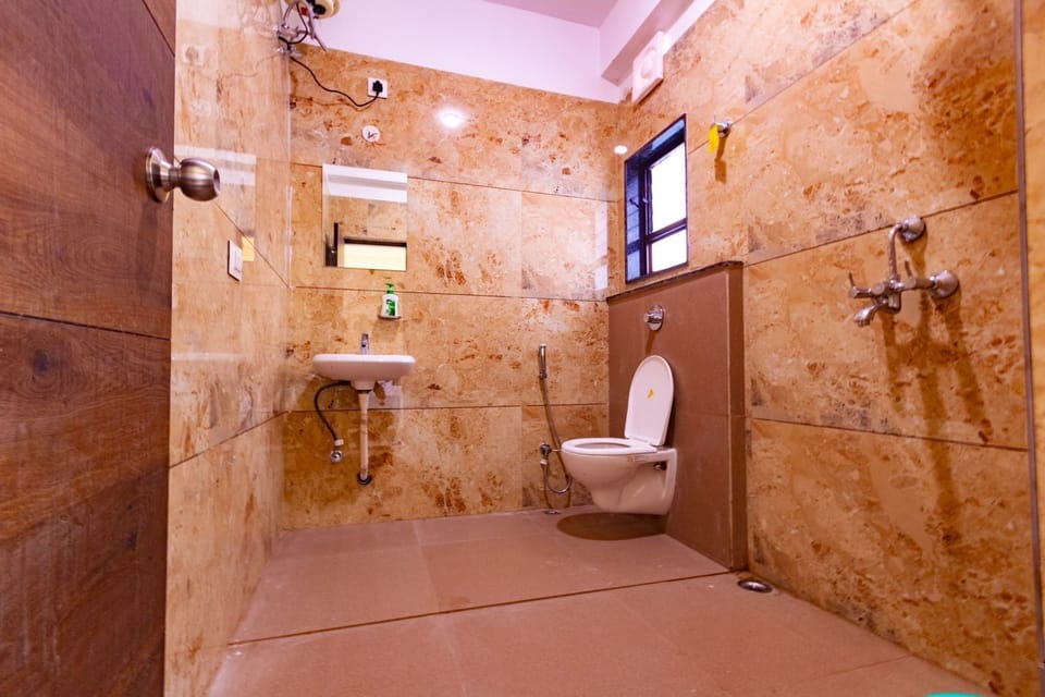 Shower, towels, soap, shampoo