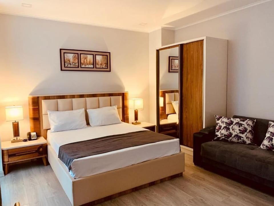 In-room safe, desk, iron/ironing board, free WiFi