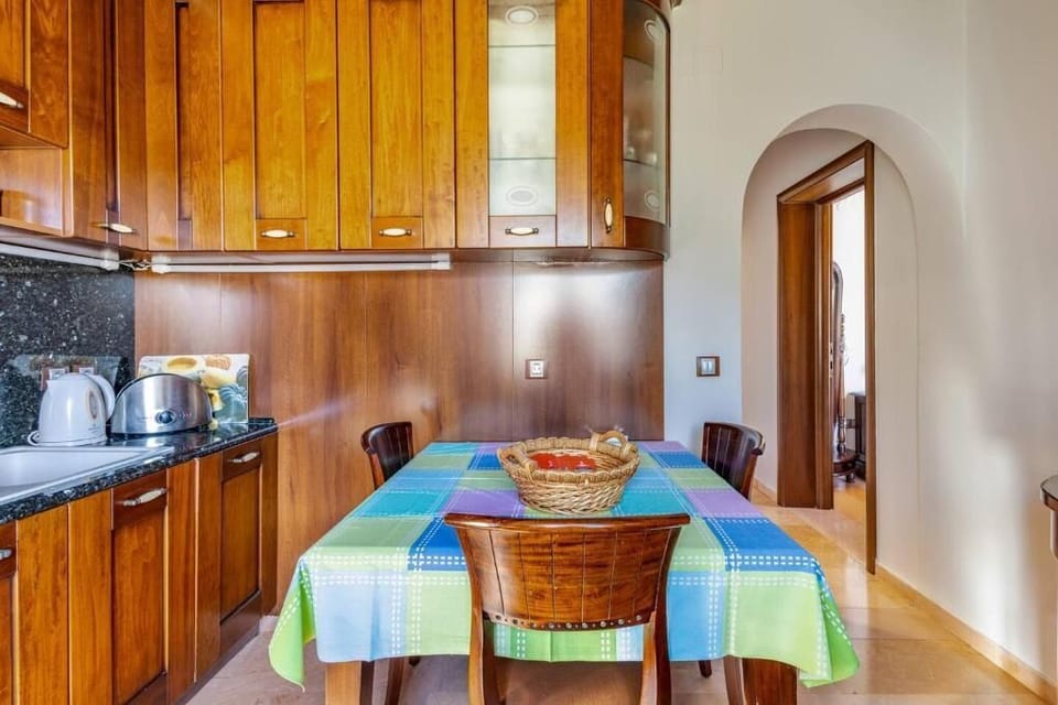 Villa | Dining