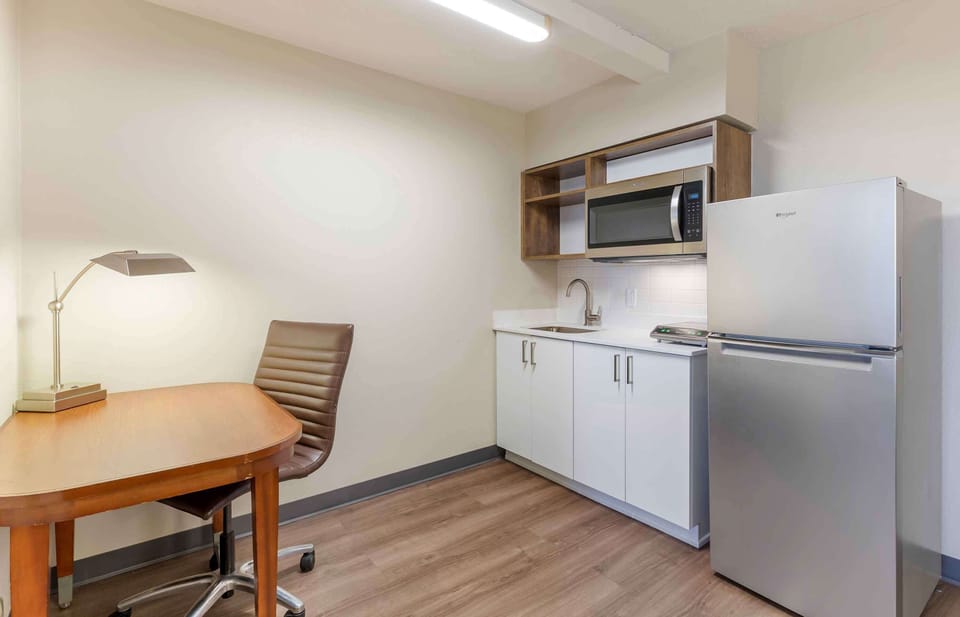 Deluxe Studio, 1 King Bed with Sofa bed, Non Smoking, Kitchenette | Private kitchen | Full-size fridge, microwave