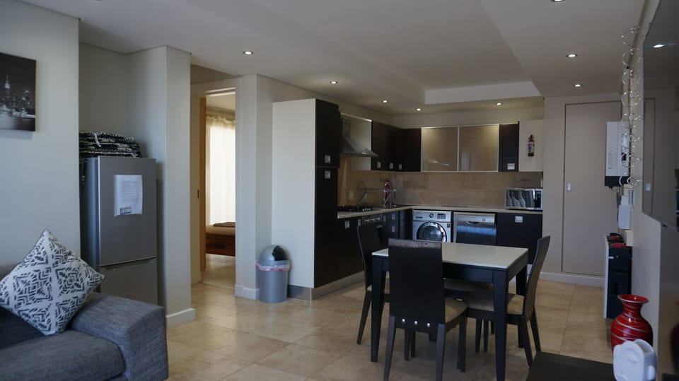 Apartment, 2 Bedrooms, Balcony | Dining room