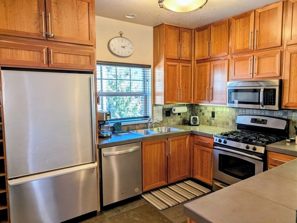 Prepare all of your meals in the fully-equipped kitchen